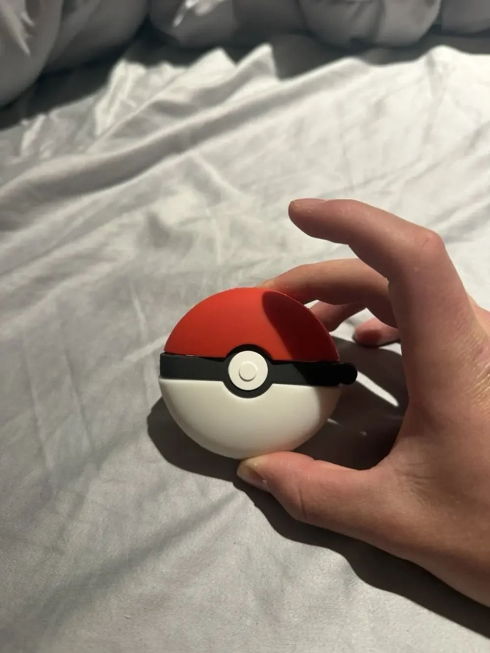 Pokemon AIRPOD Pro 1 & 2 Case Cover Poke Ball-themed AirPods case